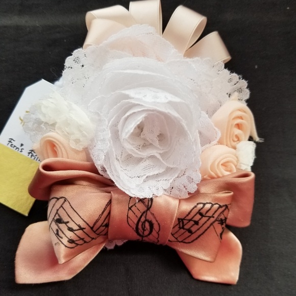 Flower Pin - Picture 1 of 1